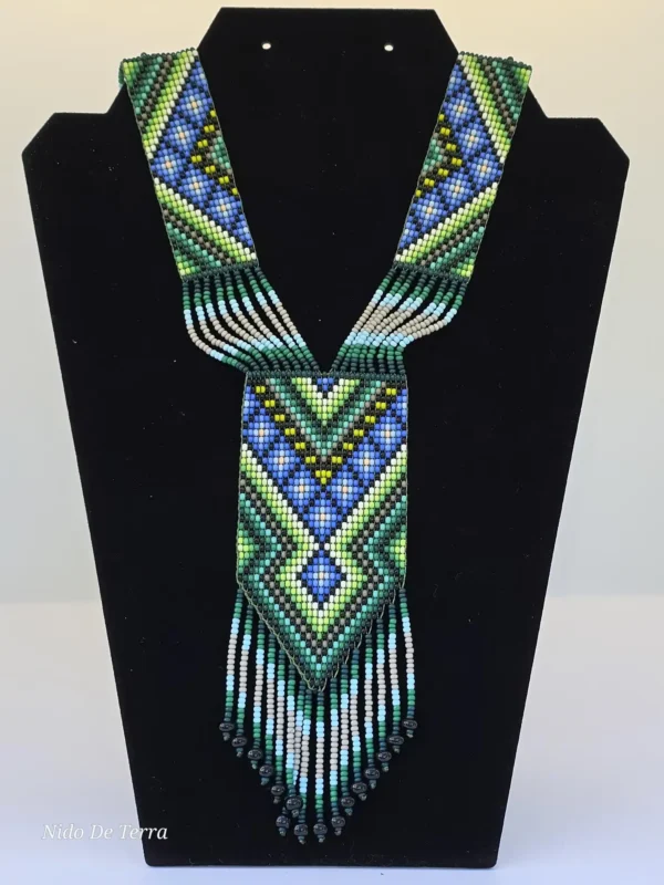Collar y aretes de chaquira en tonos azul y dorado - Imagen 5