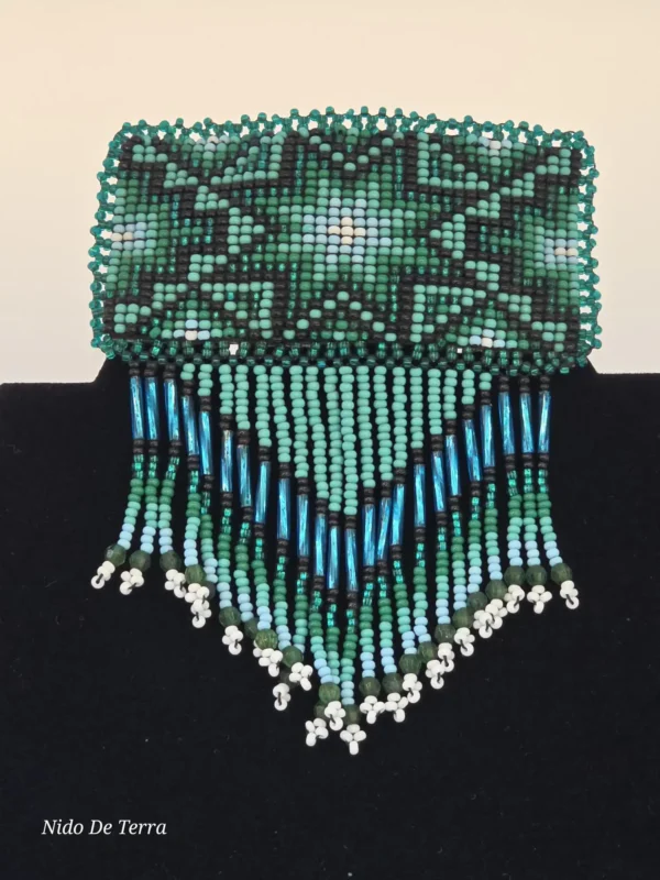 Collar artesanal verde
