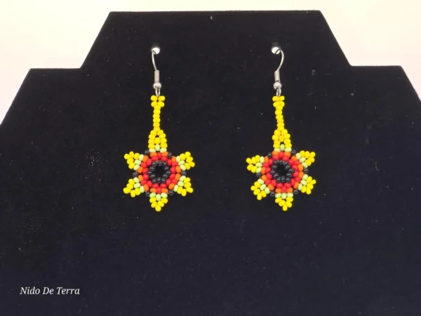 Aretes de chaquira forma de sol