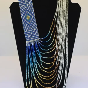 Collar azul de vuelos