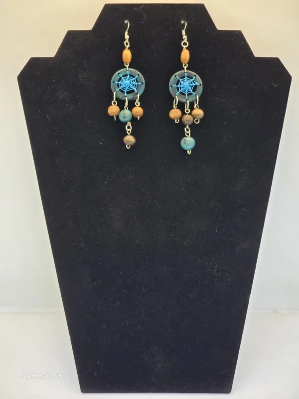 Aretes largos estilo atrapasueños con cuentas y madera - Imagen 2