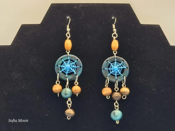 Aretes largos estilo atrapasueños con cuentas y madera - Imagen 3
