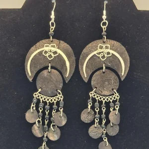 Collar y aretes colgantes de madera y dijes circulares