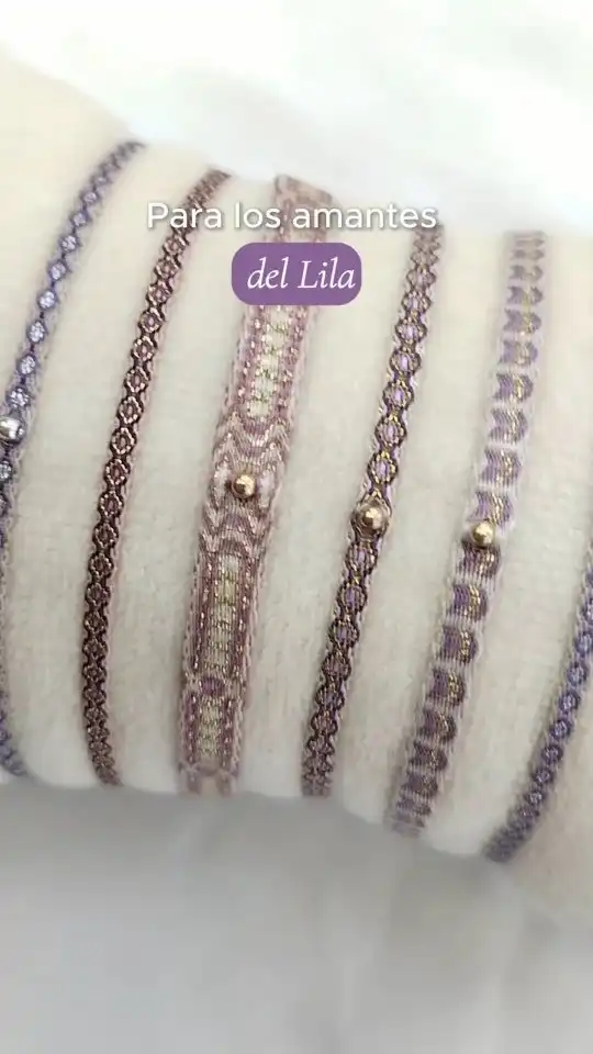 Set de Pulseras Artesanales de Hilo, Paleta Lila y Morado - Image 2